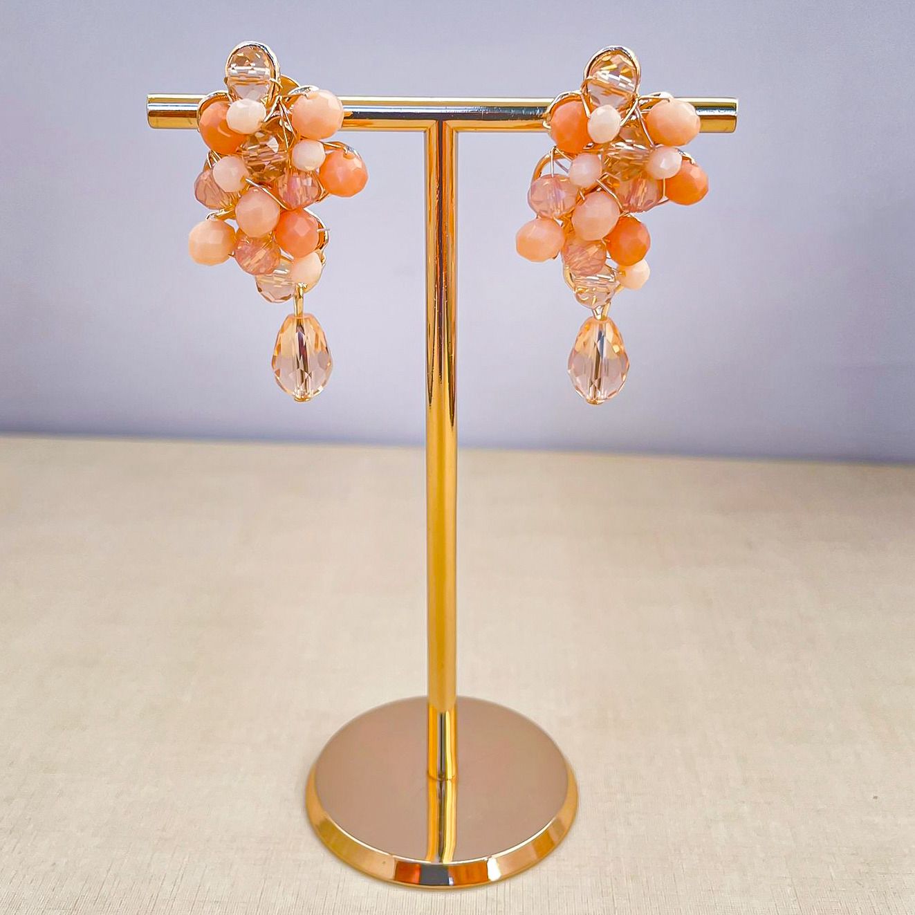 Brinco com cristais tons nude folheado em ouro 18k 202130000000196