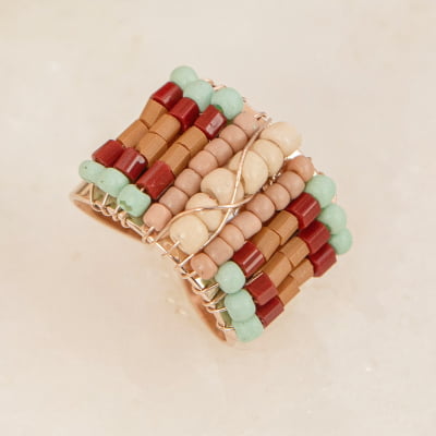 Anel bordado a mão com contas de vidro e vidrilhos coloridos, folheado em ouro 18k 302110000000095