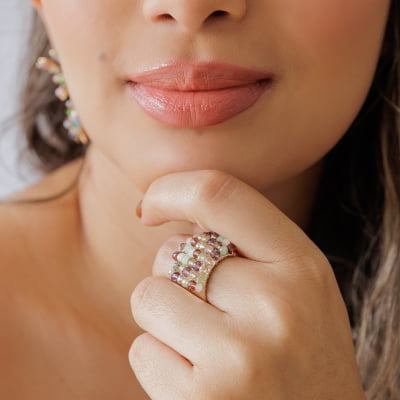 Anel bordado a mão com cristais coloridos, folheado em ouro 18k 302110000000103 Anel bordado a mão com cristais coloridos, folheado em ouro 18k 302110000000103