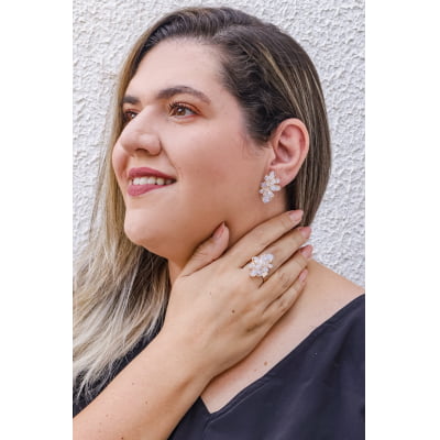 Anel com cristais brancos folheado em ouro 18k 302190000000003