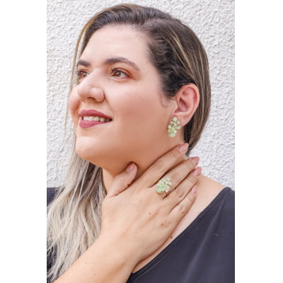 Anel com cristais verdes folheado em ouro 18k 302150000000010