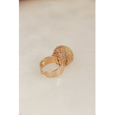Anel bordado a mão com pedra natural jade limão, folheado em ouro 18k  