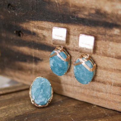 Anel com pedra natural jade amazonita folheado em ouro 18K 