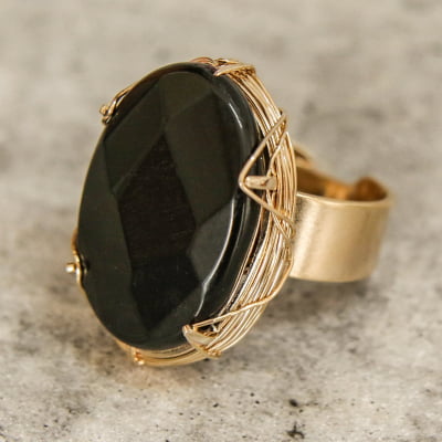 Anel com pedra natural jade preta folheado em ouro 18K 