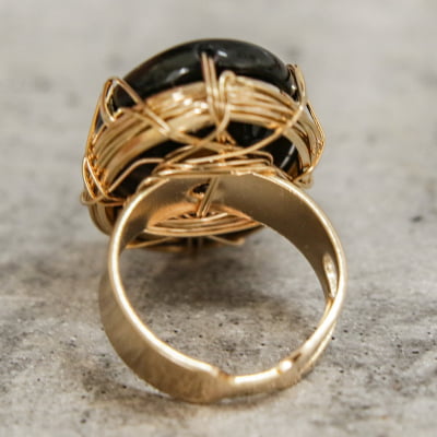 Anel com pedra natural jade preta folheado em ouro 18K