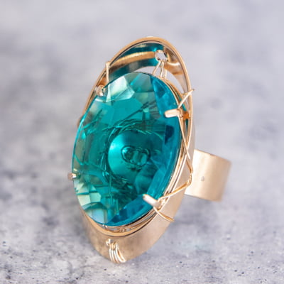 Anel com resina verde folheado em ouro 18k 302150000000007