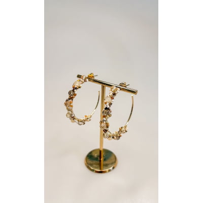 Brinco de argola com cristais e vidrilhos tons marrom folheado em ouro 18k 202130000000237