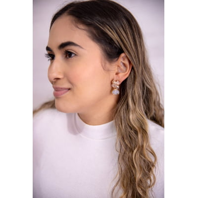 Brinco bordado a mão com cristais brancos e cristais transparentes,  folheado em ouro 18k 202190000000049