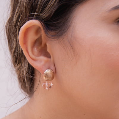 Brinco bordado a mão com cristal em tom de rosa e folheado em ouro 18k 202230000000082 Brinco bordado a mão com cristal em tom de rosa e folheado em ouro 18k 202230000000082