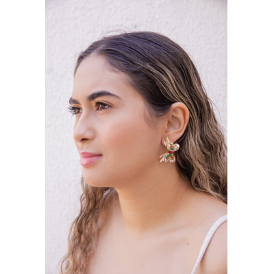 Brinco bordado a mão com mix de cristais coloridos, folheado em ouro 18k 2021100000004652