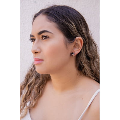 Brinco bordado a mão com mix de cristais coloridos, folheado em ouro 18k 2021100000004664