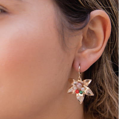 Brinco bordado a mão com mix de cristais coloridos, folheado em ouro 18k 2021100000004665