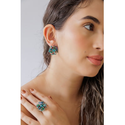 Brinco bordado a mão com mix de cristais coloridos folheado em ouro 18k 2021100000004668