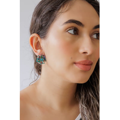 Brinco bordado a mão com mix de cristais coloridos folheado em ouro 18k 2021100000004668