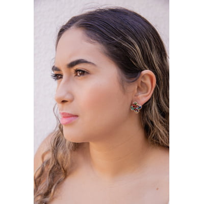 Brinco bordado a mão com mix de cristais e contas de vidro coloridos, folheado em ouro 18k 2021100000004663