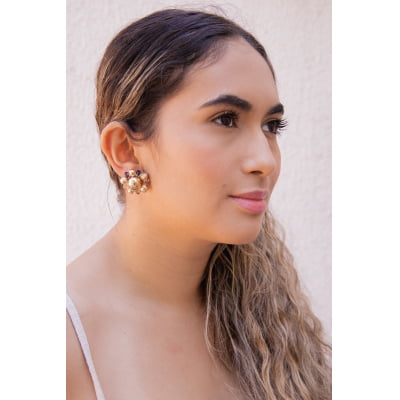 Brinco bordado a mão com mix de cristais folheado em ouro 18k  202120000000064 Brinco bordado a mão com mix de cristais folheado em ouro 18k  202120000000064