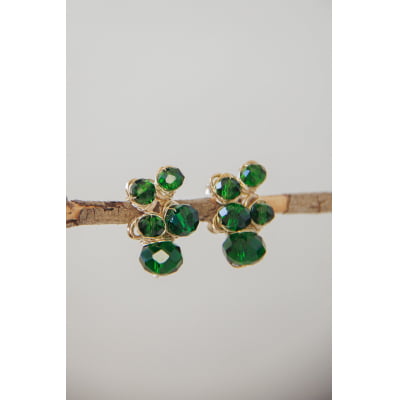 Brinco bordado a mão com mix de cristais verde folheado em ouro 18k 202150000000158