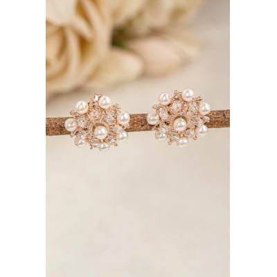 Brinco bordado a mão mix de cristais transparentes e pérolas ABS, folheado em ouro 18k 