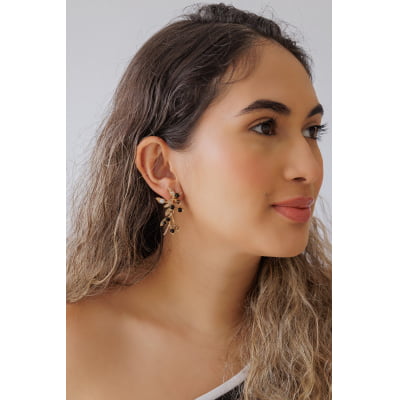 Brinco bordado com cristais preto folheado em ouro 18k 202200000000129