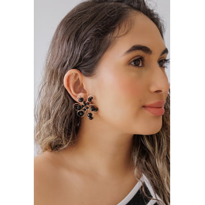 Brinco bordado com cristais preto folheado em ouro 18k 202200000000131
