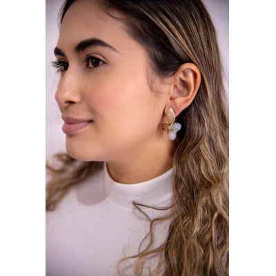 Brinco bordado com cristais tons nude folheado em ouro 18k 202130000000204