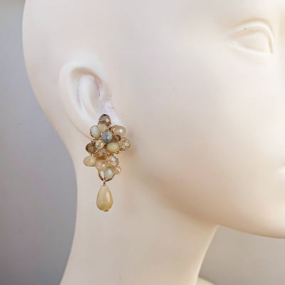 Brinco com cristais tons nude folheado em ouro 18k 202130000000193