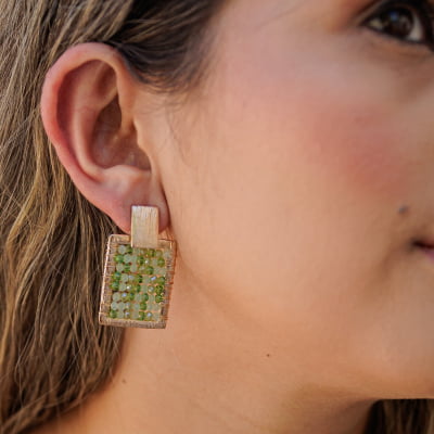 Brinco com cristais tons verde folheado em ouro 18k  202150000000130