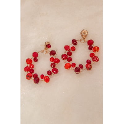 Brinco com cristais vermelhos folheado em ouro 18k 