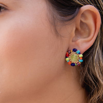 Brinco bordado a mão com mix de muranos coloridos, folheado em ouro 18k 2021100000004661 Brinco bordado a mão com mix de muranos coloridos, folheado em ouro 18k 2021100000004661