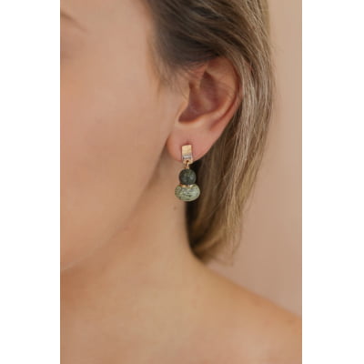 Brinco com Pedra natural Jaspe verdemilitar, folheado em ouro 18k