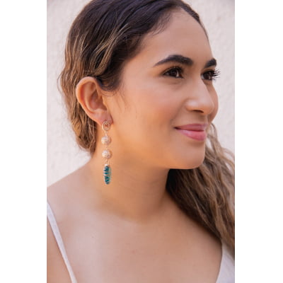 Brinco bordado a mão com resina em tom verde folheado em ouro 18k 202150000000142 Brinco bordado a mão com resina em tom verde folheado em ouro 18k 202150000000142