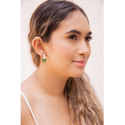 Brinco bordado a mão com resina em tom verde folheado em ouro 18k 202150000000146 Brinco bordado a mão com resina em tom verde folheado em ouro 18k 202150000000146