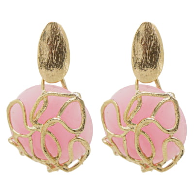 Brinco com resina rosa folheado em ouro 18k 