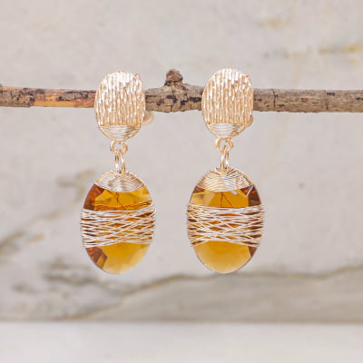 Brinco com resina marrom folheado em ouro 18k 202130000000189