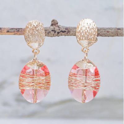 Brinco com resina rosa folheado em ouro 18k 202130000000189 202230000000076