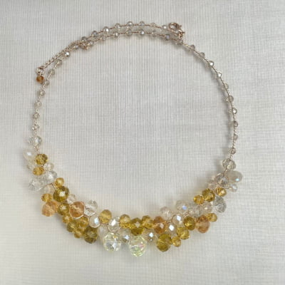 Colar bordado a mão com mix de cristais ouro em ouro 18k  502130000000042