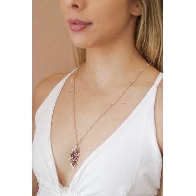 Colar de corrente longa com pingente bordado com vidrilhos coloridos, folheado a ouro 18k