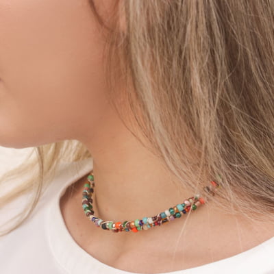 Colar mix de cristais, contas de vidro, vidrilhos em tons colorido, folheado ouro 18k - 502110000000058
