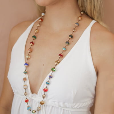 Colar mix de cristais e metais folheados em ouro 18K