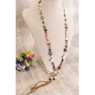 Colar gravatinha com mix de pedras naturais, madrepérolas, muranos, cristais e contas de vidros de diversas cores 