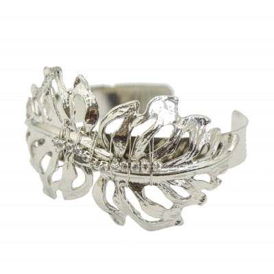 Bracelete bordado a mão com strass e folheado no diamante.