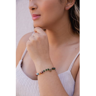 Pulseira bordada a mão com cristais e pedras naturais coloridas folheado em ouro 18k 402110000000056