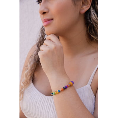 Pulseira bordada a mão com cristais, pedras naturais e resinas coloridas folheado em ouro 18k 402110000000058