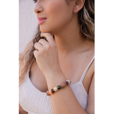 Pulseira bordada a mão com cristais, pedras naturais e resinas coloridas folheado em ouro 18k 402110000000060