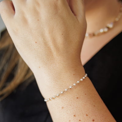Pulseira com resinas pérolas folheado em ouro 18k 402140000000010